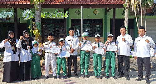 Enam Siswa MIN 2 Tuban Sabet Medali di Kejurnas Pencak Silat 2024