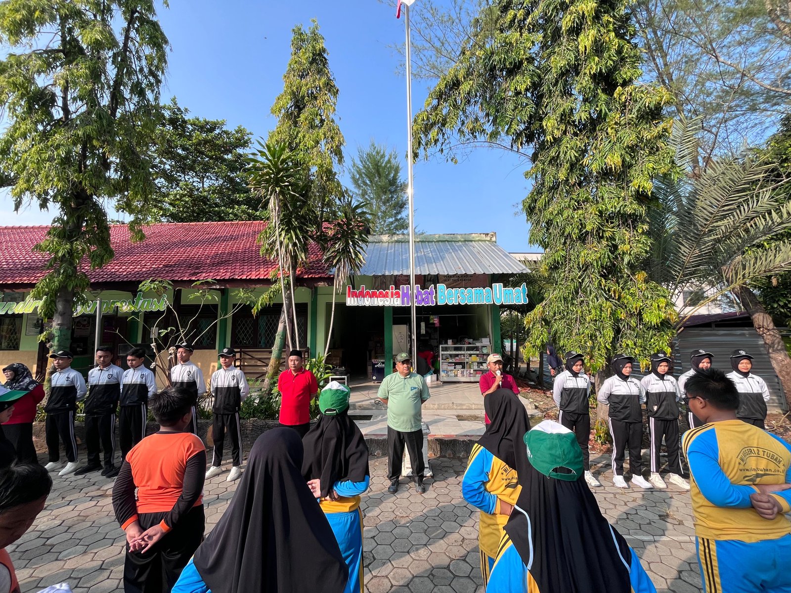 Kegiatan LBB di MIN 2 Tuban: Wujudkan Disiplin dan Kerja Sama Antar Satuan Kerja